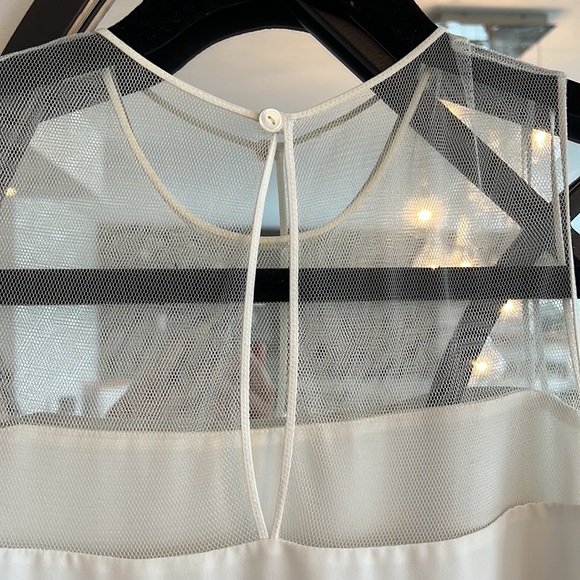 White sleeveless top with mesh detailing, xs Babaton - Picture 4 of 6